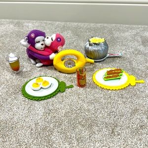 American Girl Doll-Julie’s snack set-Retired